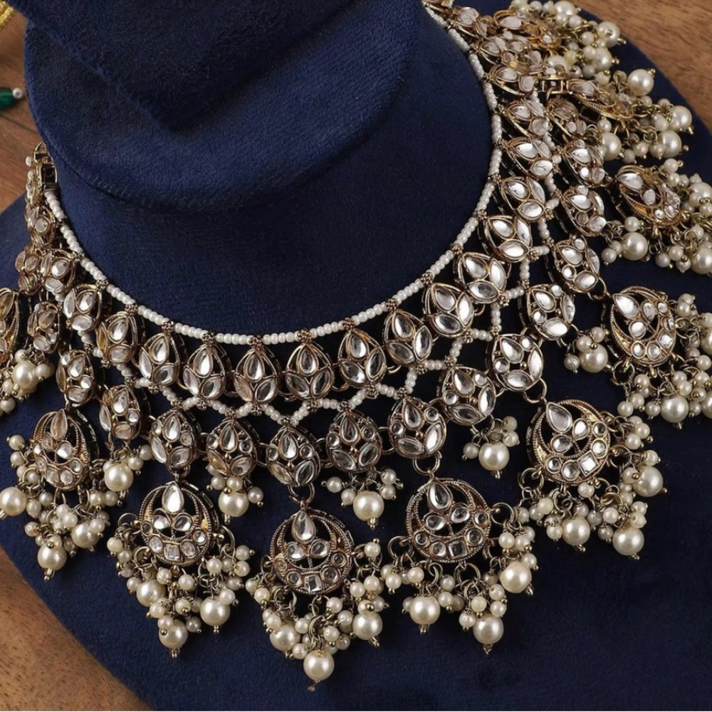 Elegant Gold and Silver Statement Necklace